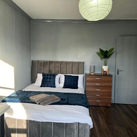 Luxury Room In A 4 Bedroom Flat! 4 Minutes Walk To Kingscross, St Pancras Лондон Экстерьер фото