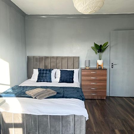 Luxury Room In A 4 Bedroom Flat! 4 Minutes Walk To Kingscross, St Pancras Лондон Экстерьер фото