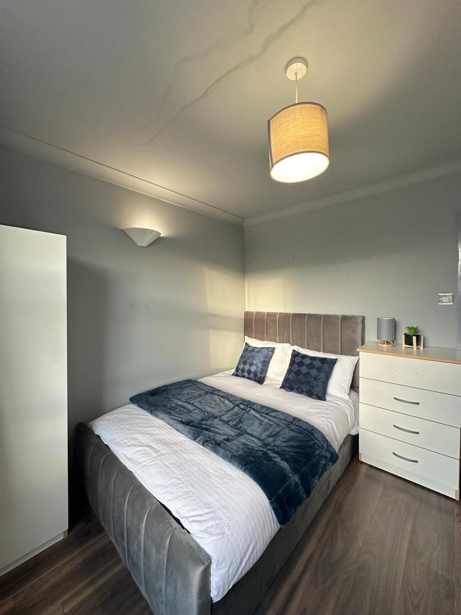 Luxury Room In A 4 Bedroom Flat! 4 Minutes Walk To Kingscross, St Pancras Лондон Экстерьер фото