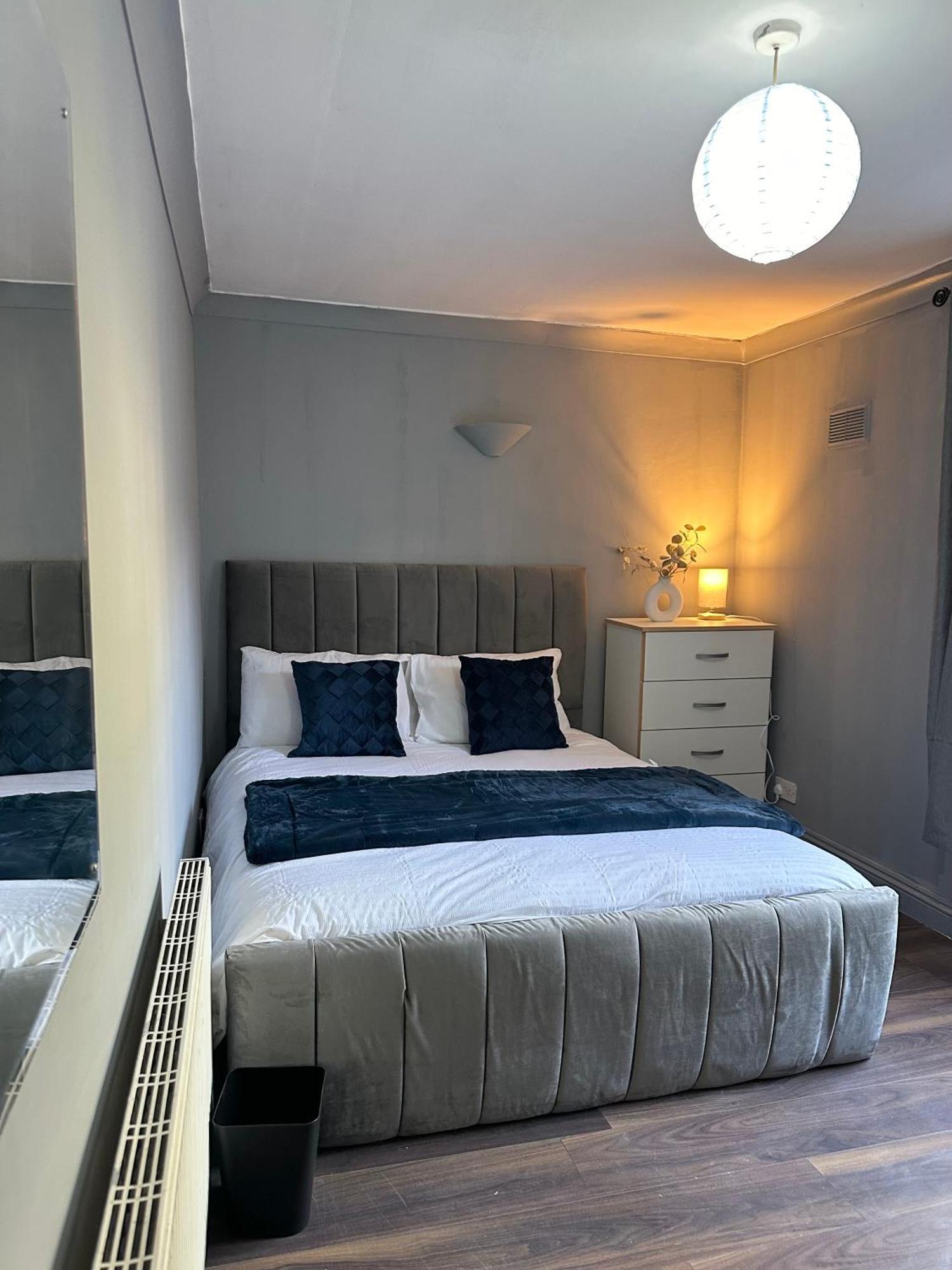 Luxury Room In A 4 Bedroom Flat! 4 Minutes Walk To Kingscross, St Pancras Лондон Экстерьер фото