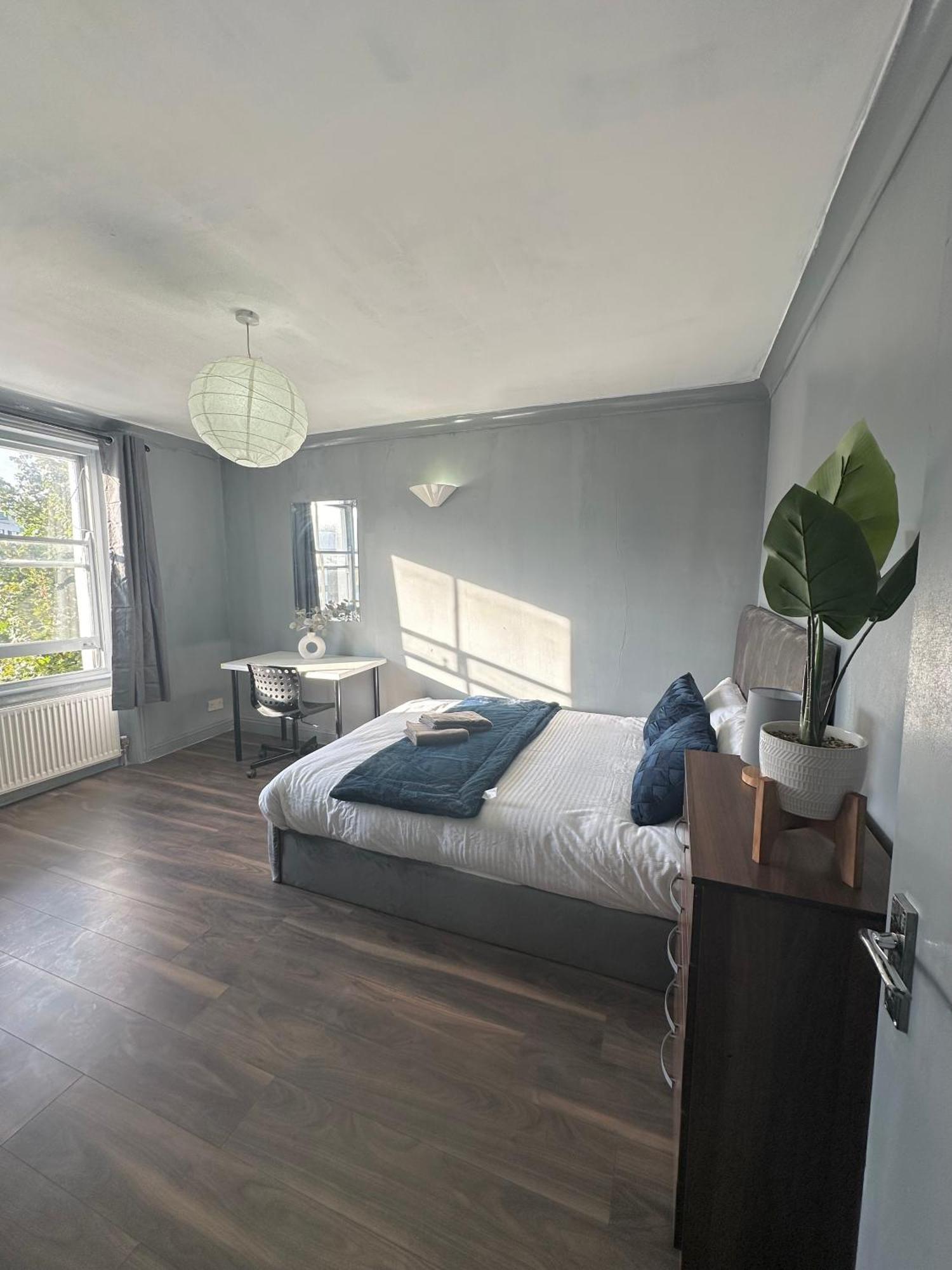 Luxury Room In A 4 Bedroom Flat! 4 Minutes Walk To Kingscross, St Pancras Лондон Экстерьер фото