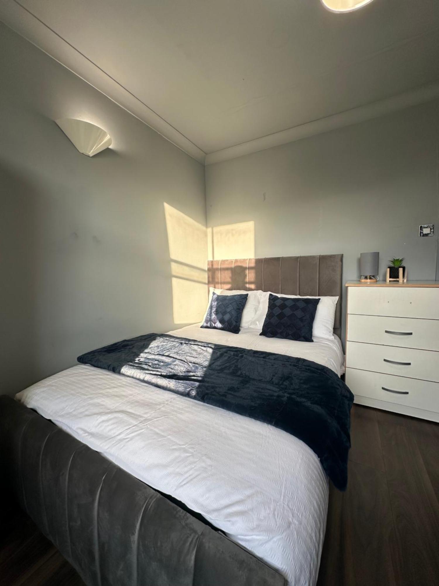 Luxury Room In A 4 Bedroom Flat! 4 Minutes Walk To Kingscross, St Pancras Лондон Экстерьер фото