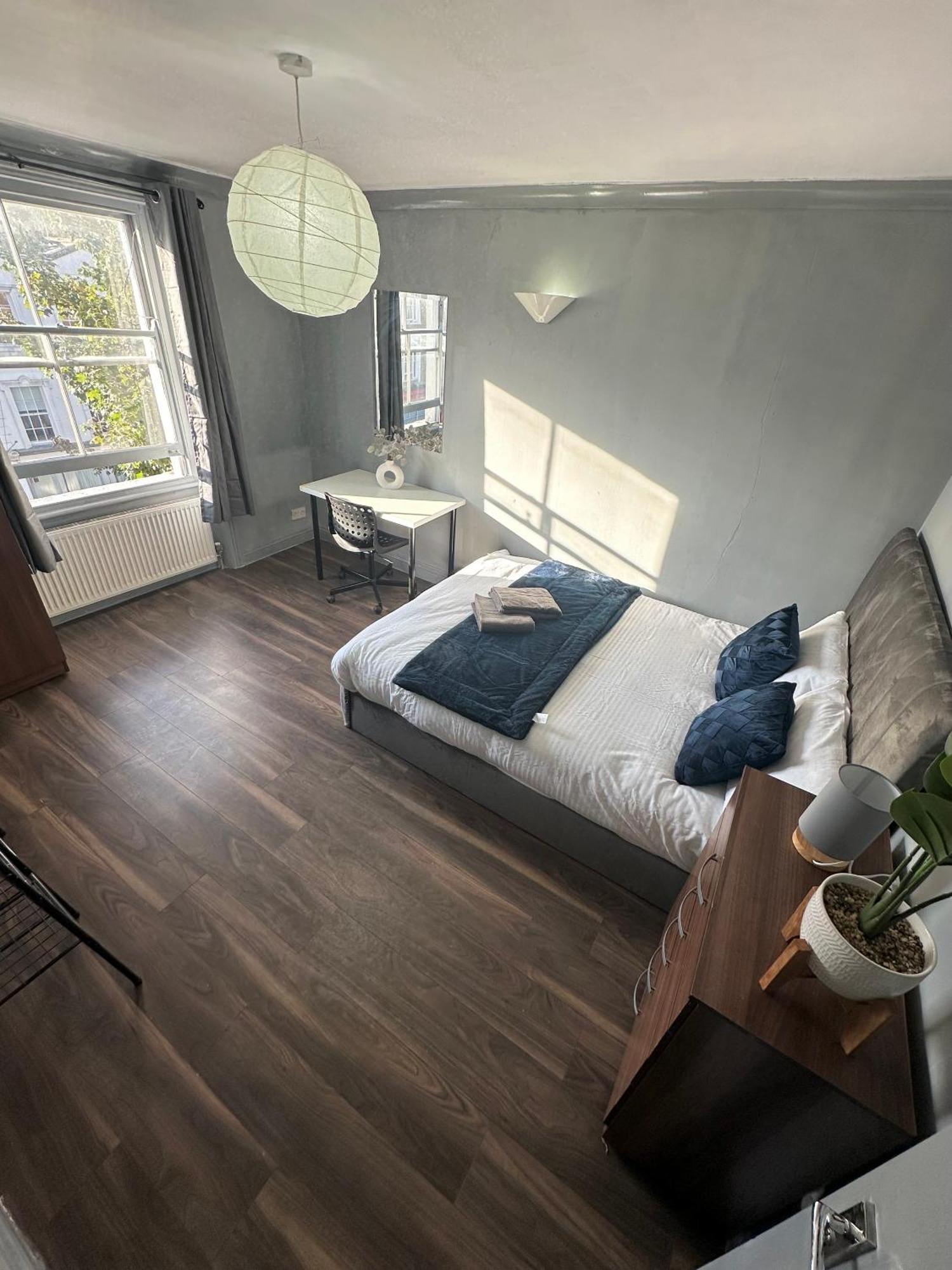 Luxury Room In A 4 Bedroom Flat! 4 Minutes Walk To Kingscross, St Pancras Лондон Экстерьер фото