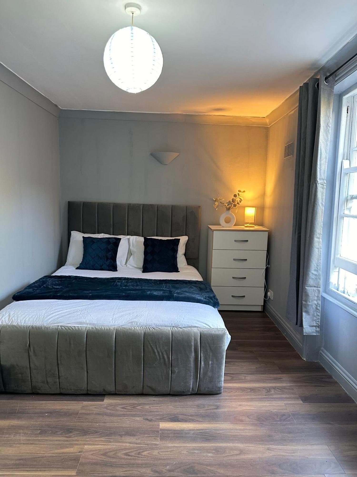 Luxury Room In A 4 Bedroom Flat! 4 Minutes Walk To Kingscross, St Pancras Лондон Экстерьер фото
