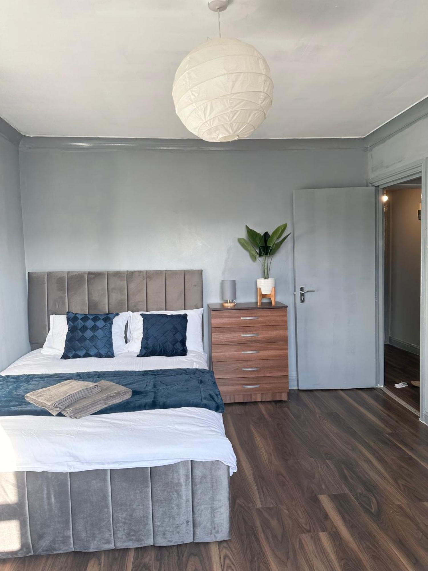Luxury Room In A 4 Bedroom Flat! 4 Minutes Walk To Kingscross, St Pancras Лондон Экстерьер фото