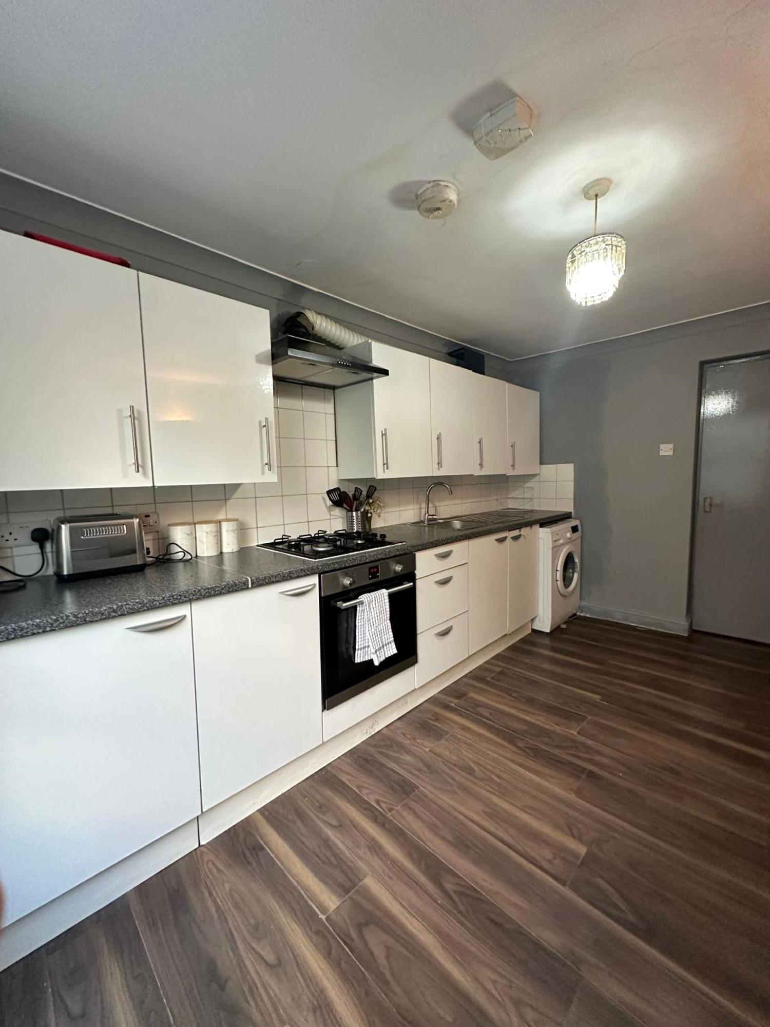 Luxury Room In A 4 Bedroom Flat! 4 Minutes Walk To Kingscross, St Pancras Лондон Экстерьер фото